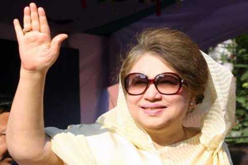 জনসভা মঞ্চে খালেদা জিয়া